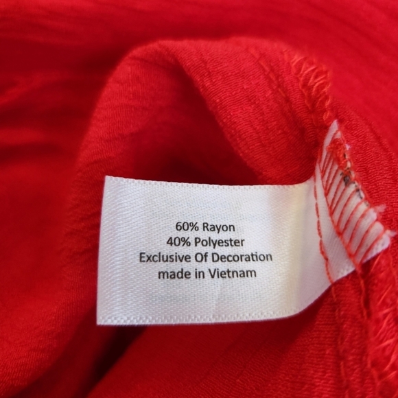 3/$15 Lane Bryant lace insert yoke blouse red lightweight textured fabric 18/20 - Picture 9 of 11